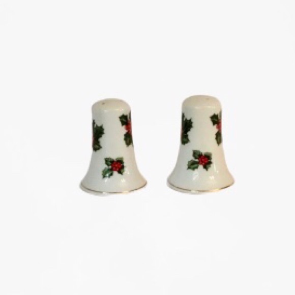 Vintage salt pepper shakers Christmas holly - Picture 2 of 3